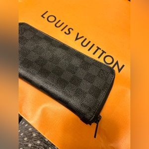LV DAMIER GRAPHITE ZIPPY WALLET